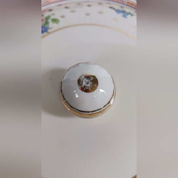 Alfred Meakin lidded bowl with handlers - Picture 4 of 6